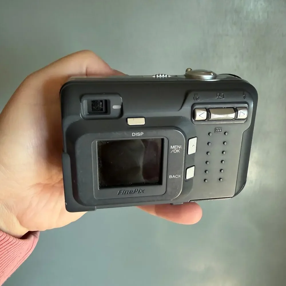 Vintage FUJIFILM Fine Pix A205 2.0 MegaPixels Digital Camera Batter PARTS Retro